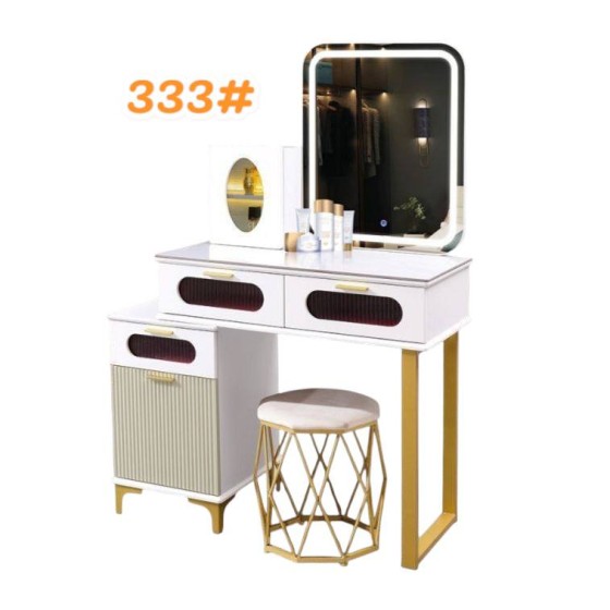 Makeup table #333
